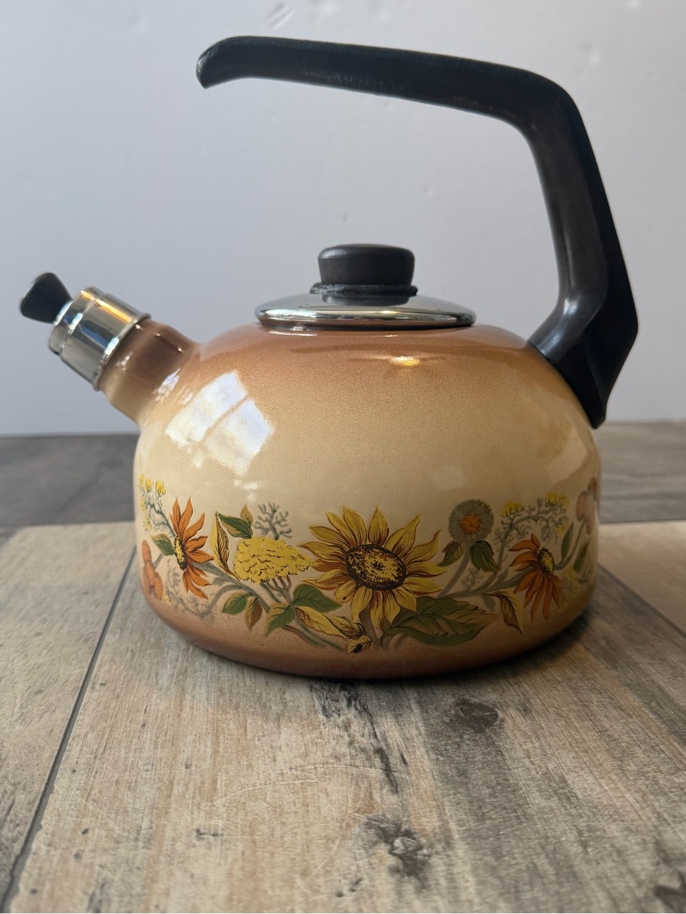 Source Unknown Sunflower Ceramic Teakettle in Brown, Cream, Yellow, Black